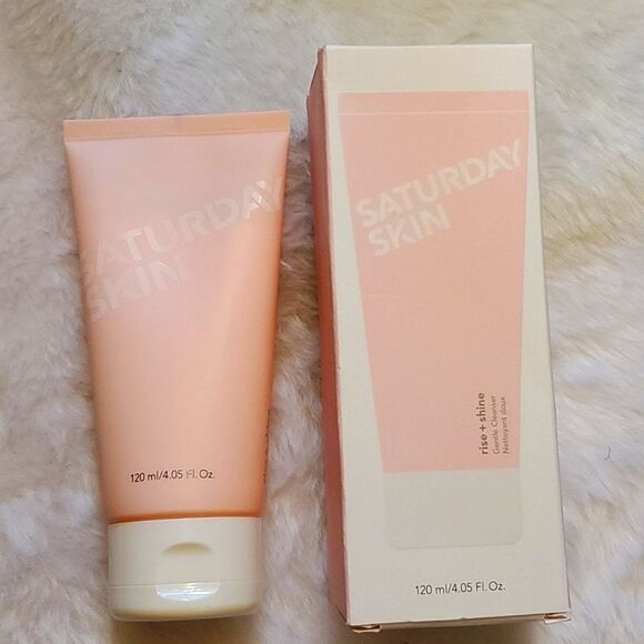 Saturday Skin rise + shine Apple/ Peach Gentle Cleanser SEALED Box - Picture 1 of 7
